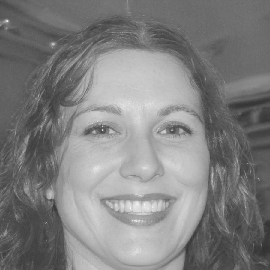 Sarah Weber, Finanzanalystin